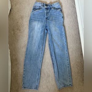 Cross over jeans by Edikted